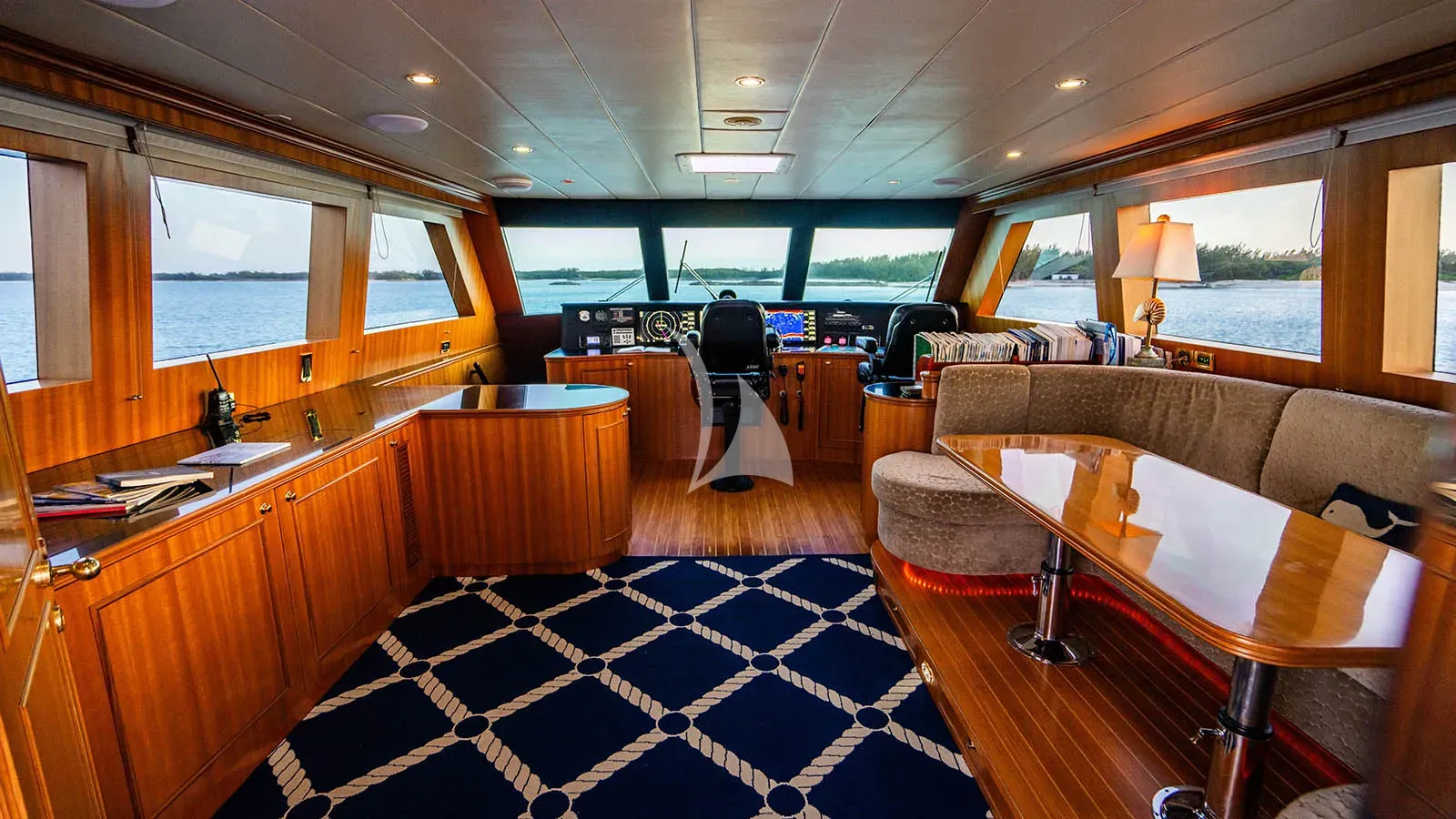 LEXINGTON Charter Yacht