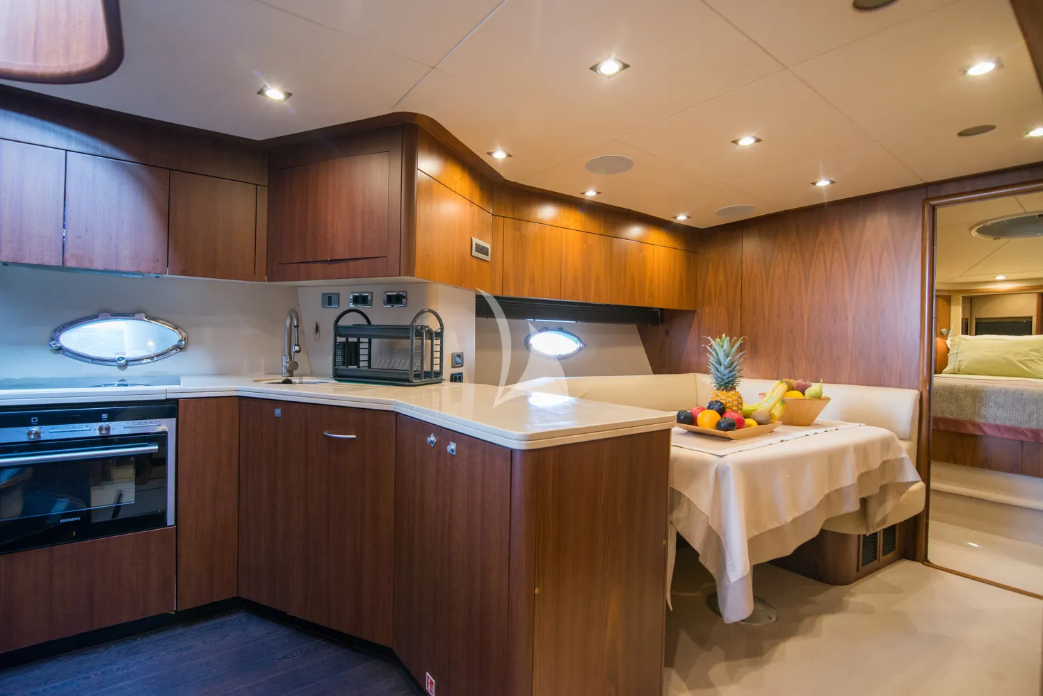 ELENTARI Charter Yacht