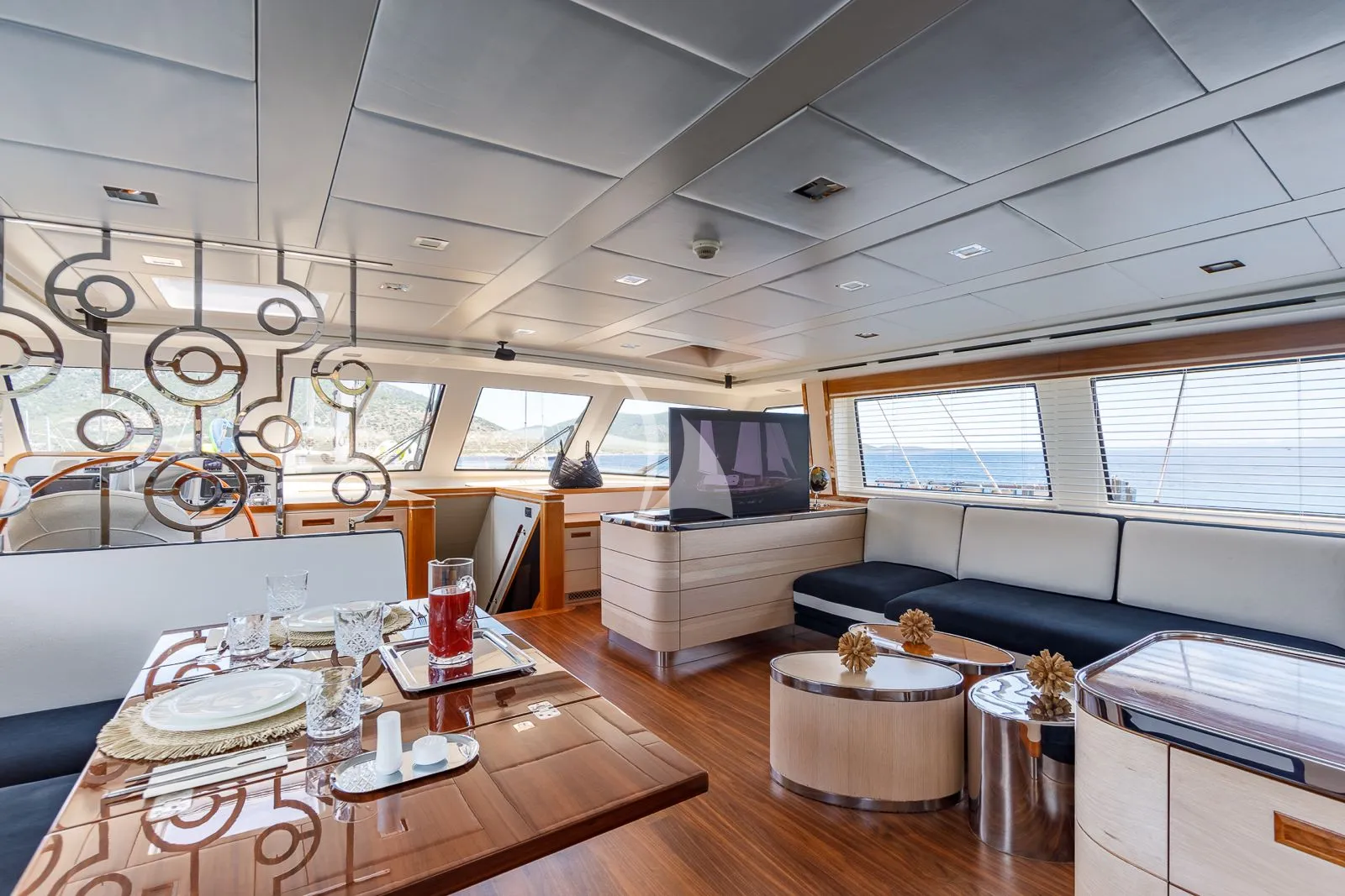 VAY Charter Yacht