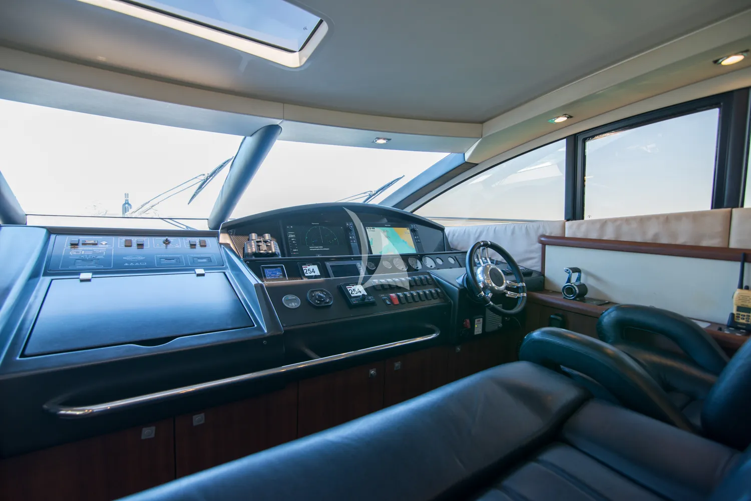 ELENTARI Charter Yacht