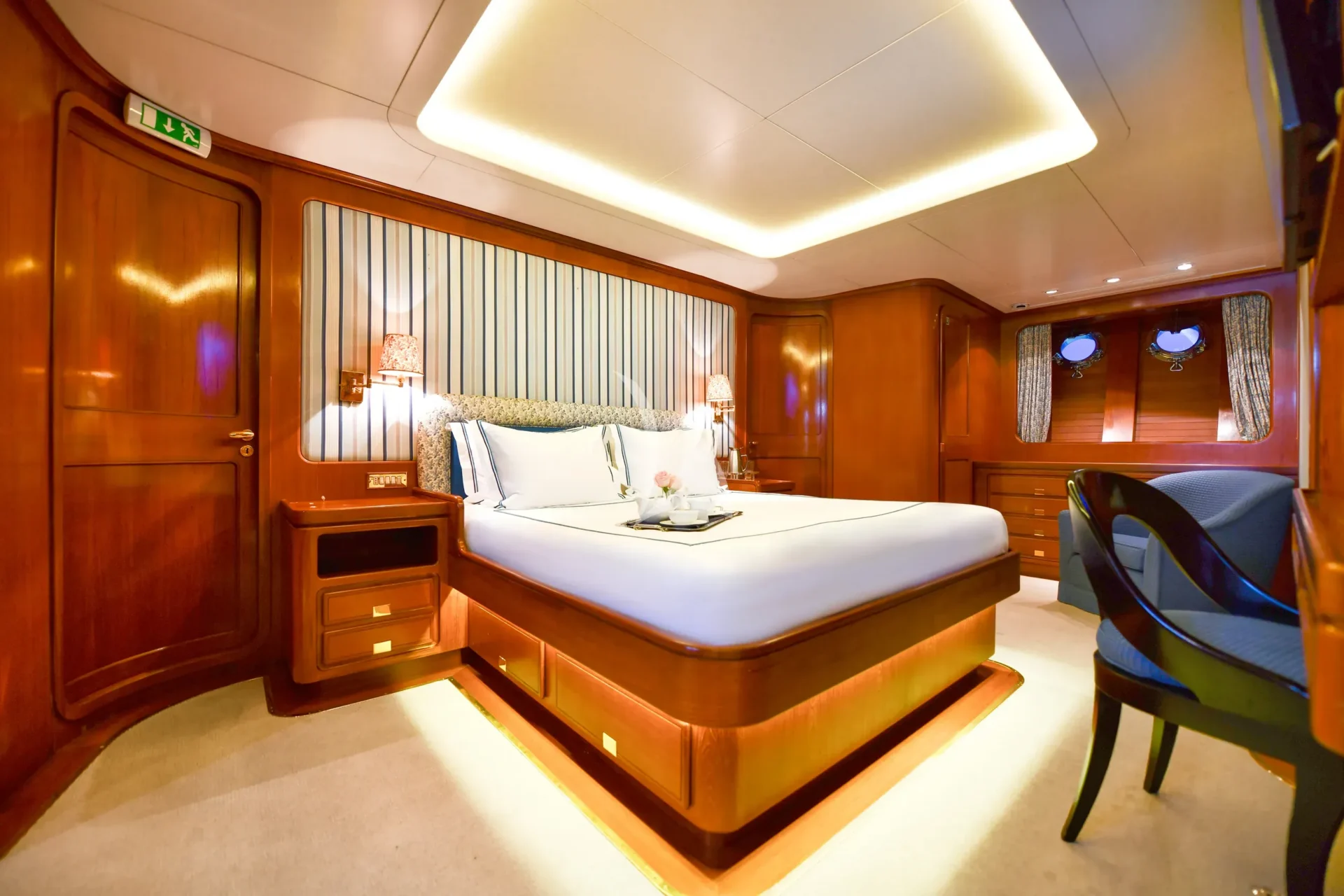 Tamarita Charter Yacht