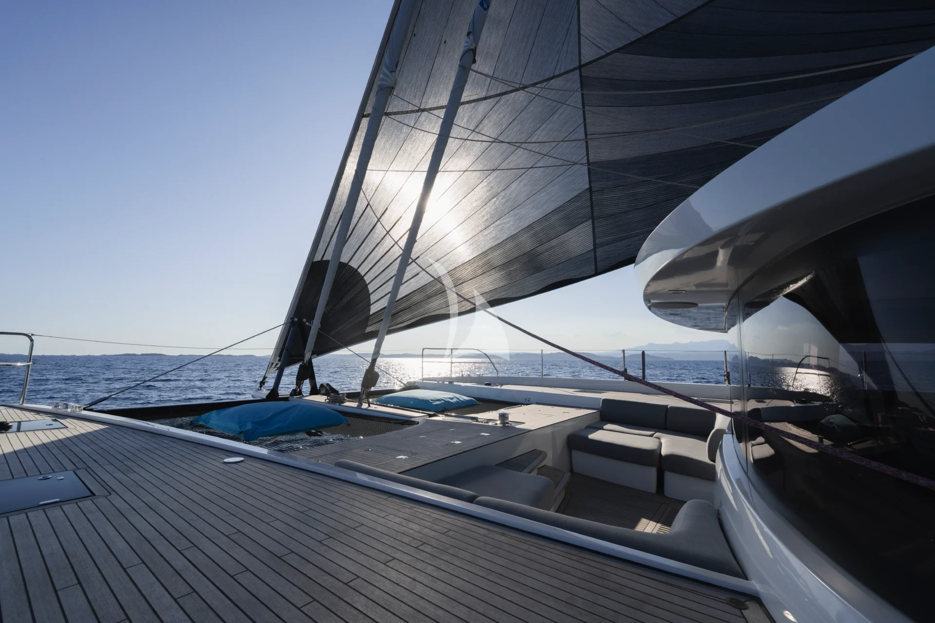 LA DESIRADE Charter Yacht