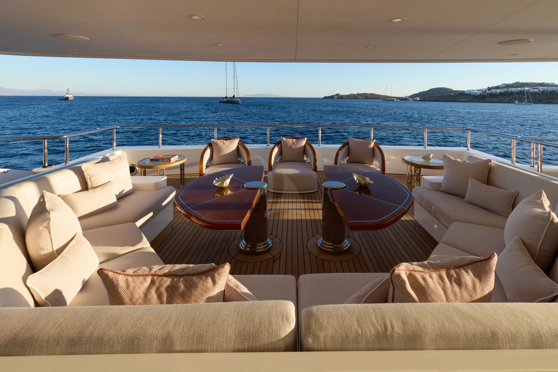 AMARYLLIS Charter Yacht