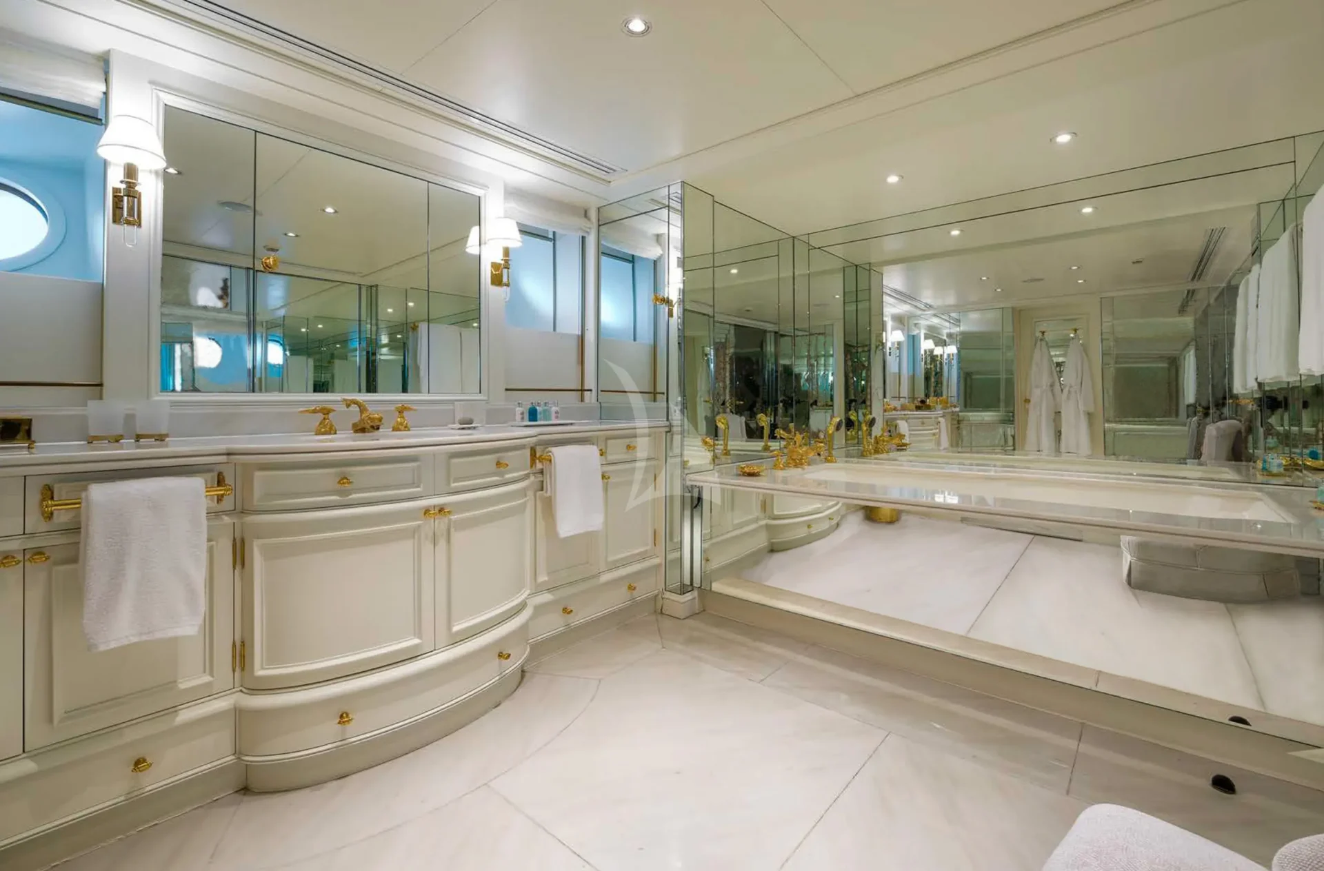 GRAND OCEAN Charter Yacht