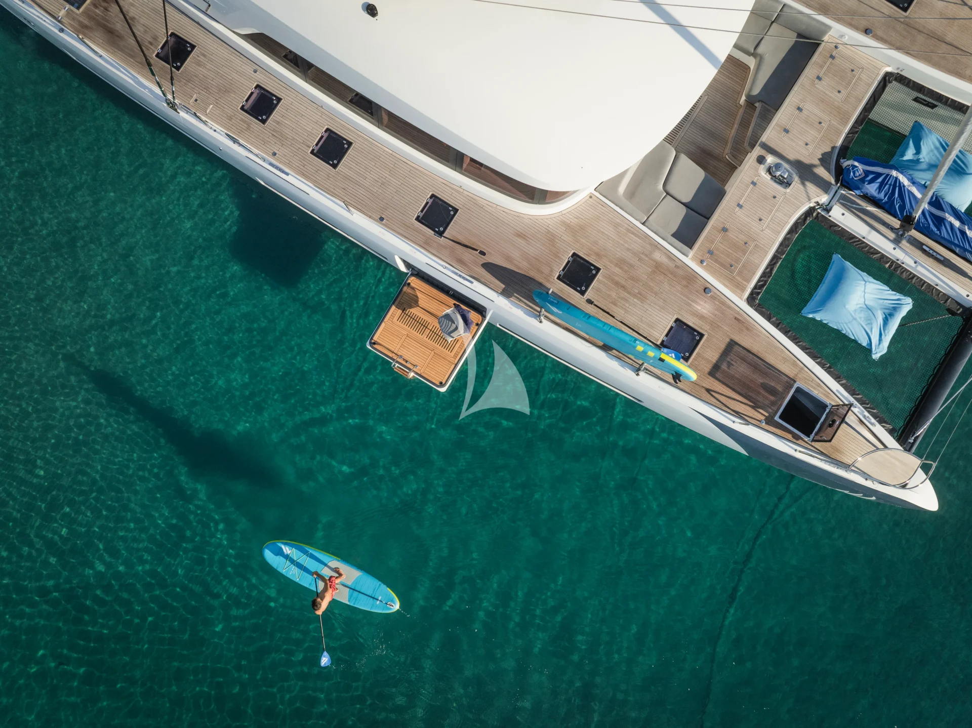 LA DESIRADE Charter Yacht