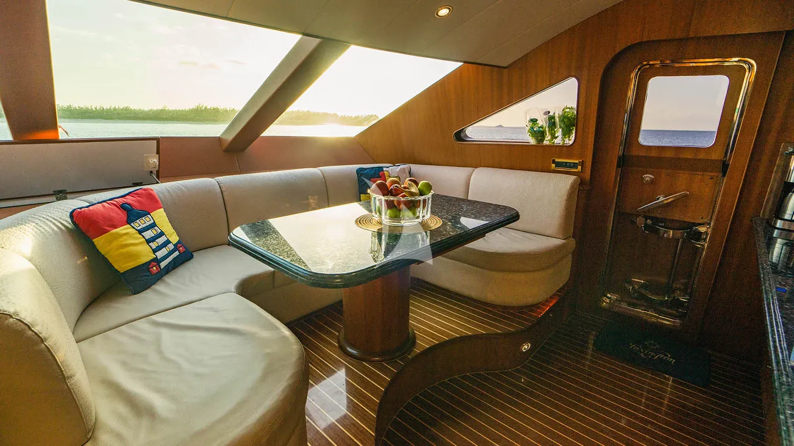 LEXINGTON Charter Yacht