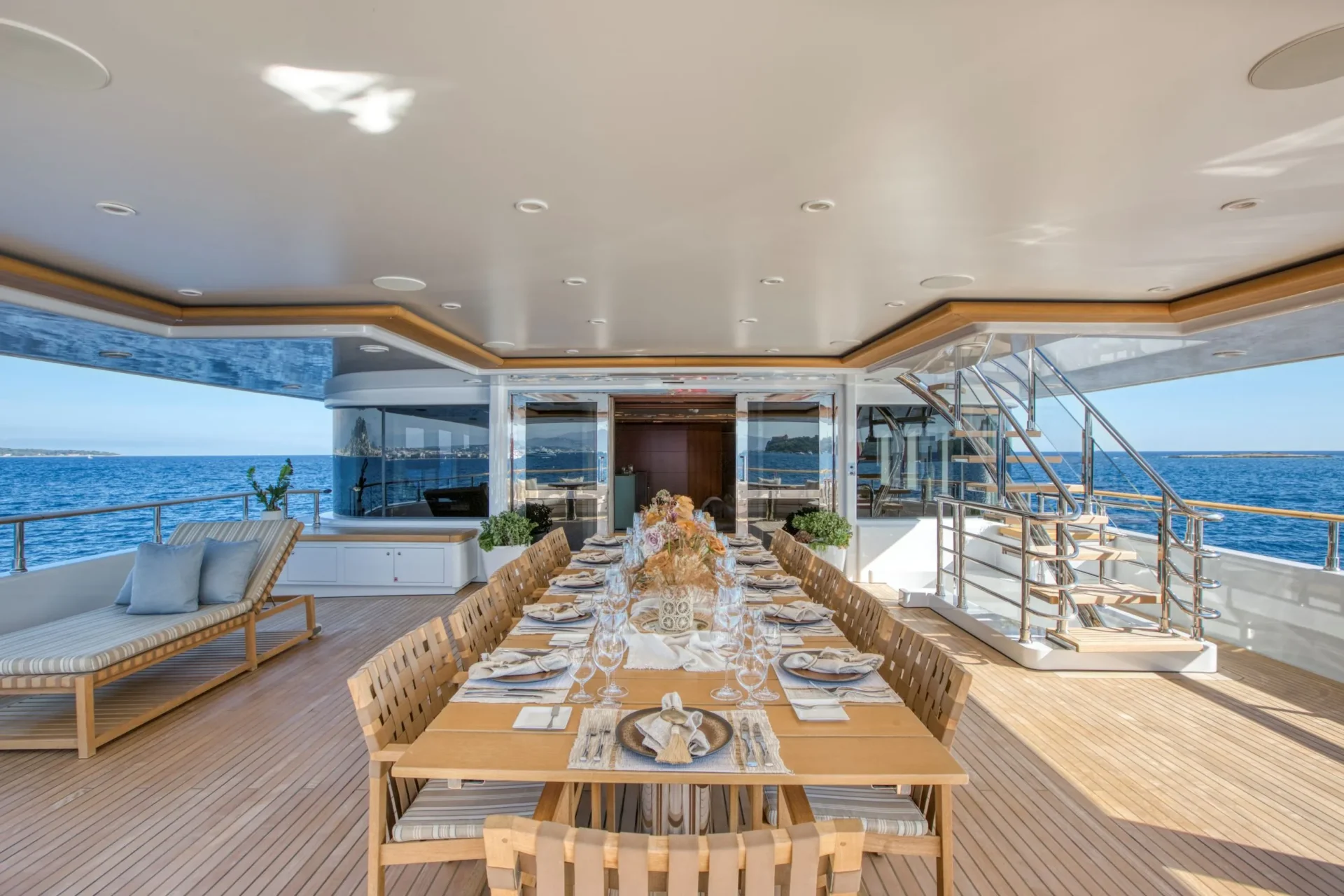 MARAYA Charter Yacht