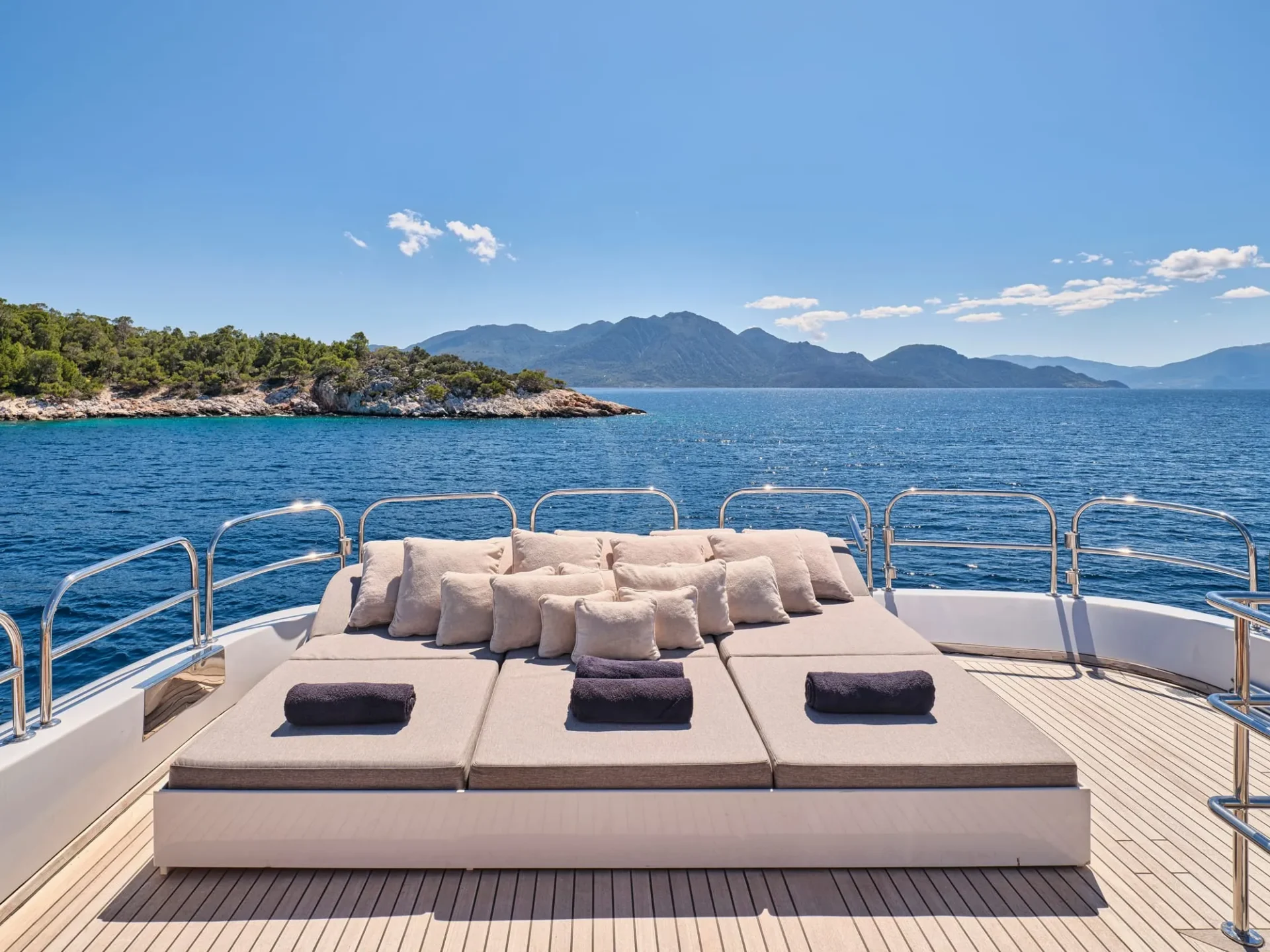BROOKLYN Charter Yacht