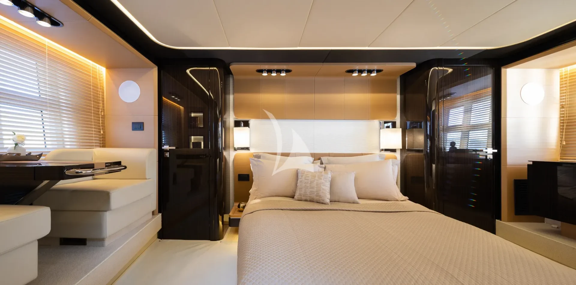 KOMODO Charter Yacht