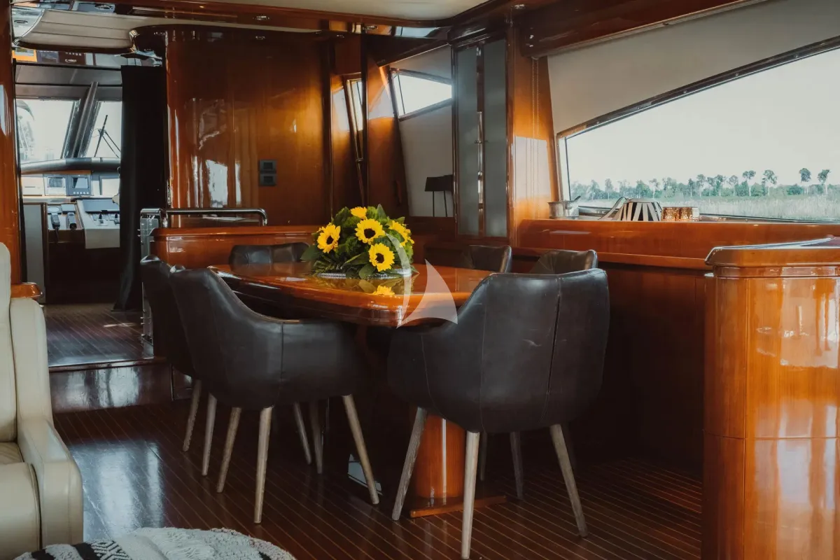 MAGIC SIX Charter Yacht