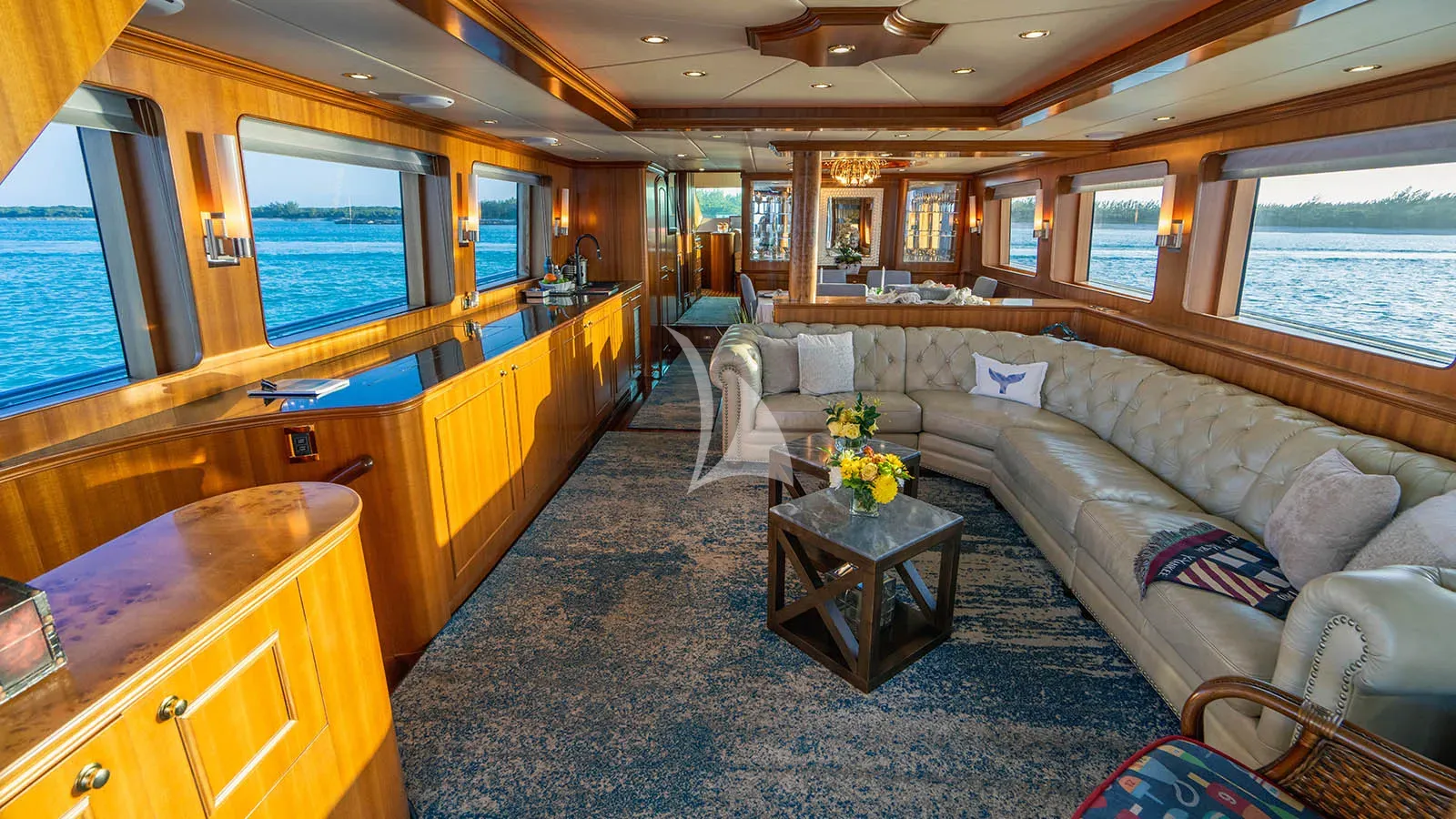 LEXINGTON Charter Yacht