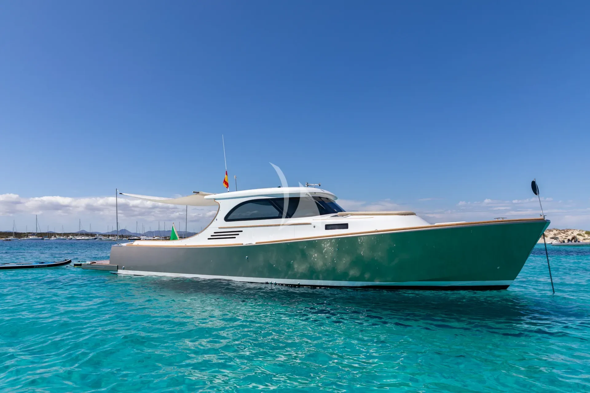 KOMODO Charter Yacht