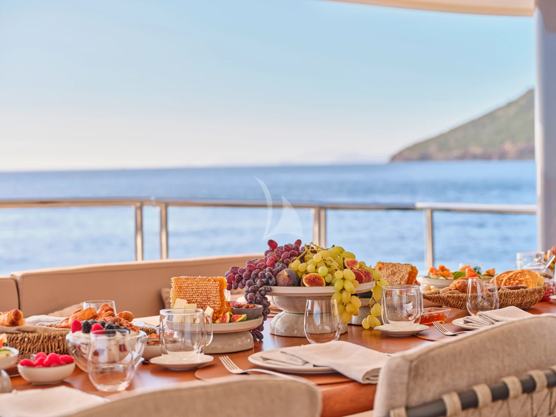 HIGHLANDER Charter Yacht
