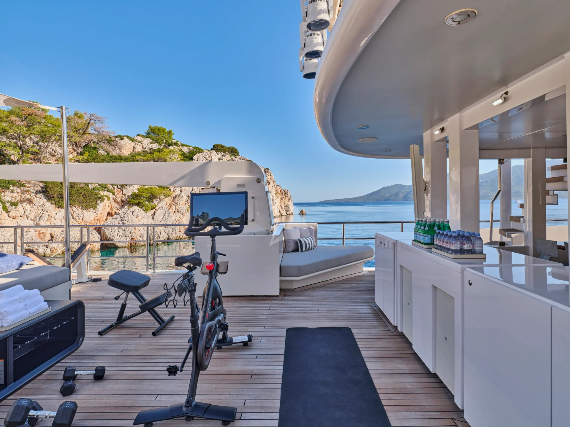 HIGHLANDER Charter Yacht
