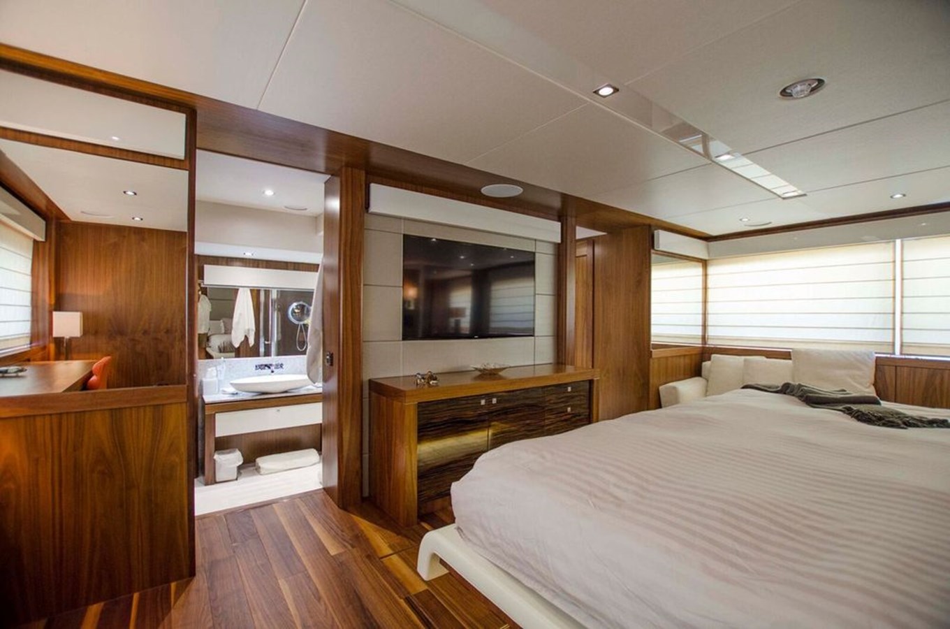 Sunseeker Motor Yacht Insignia For Sale