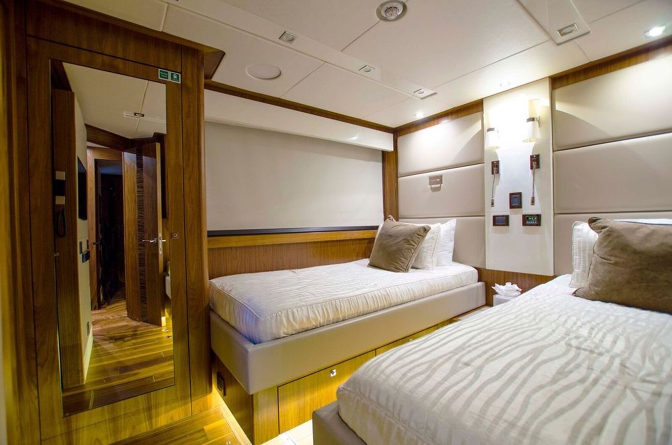 Sunseeker Motor Yacht Insignia For Sale