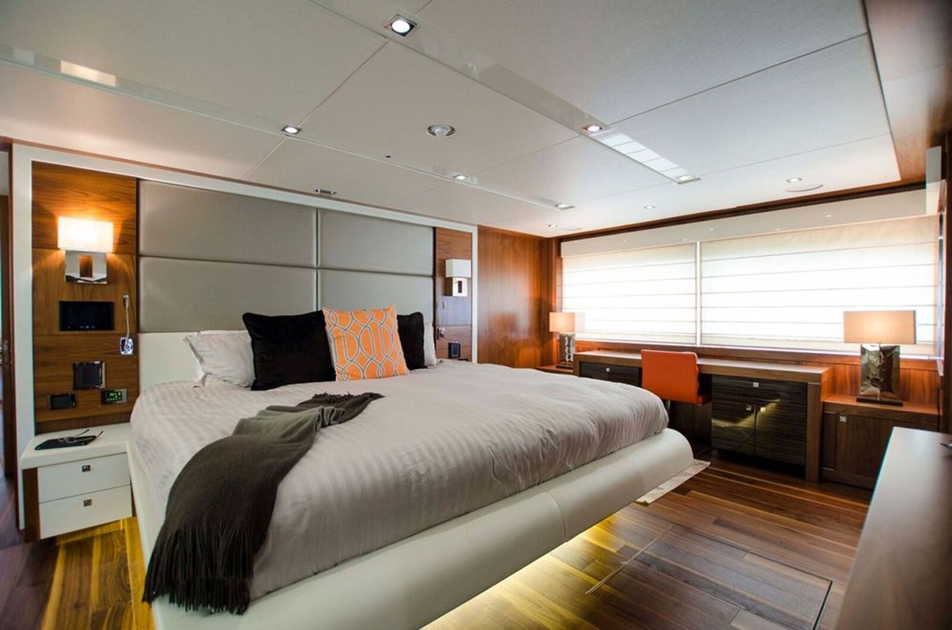 Sunseeker Motor Yacht Insignia For Sale