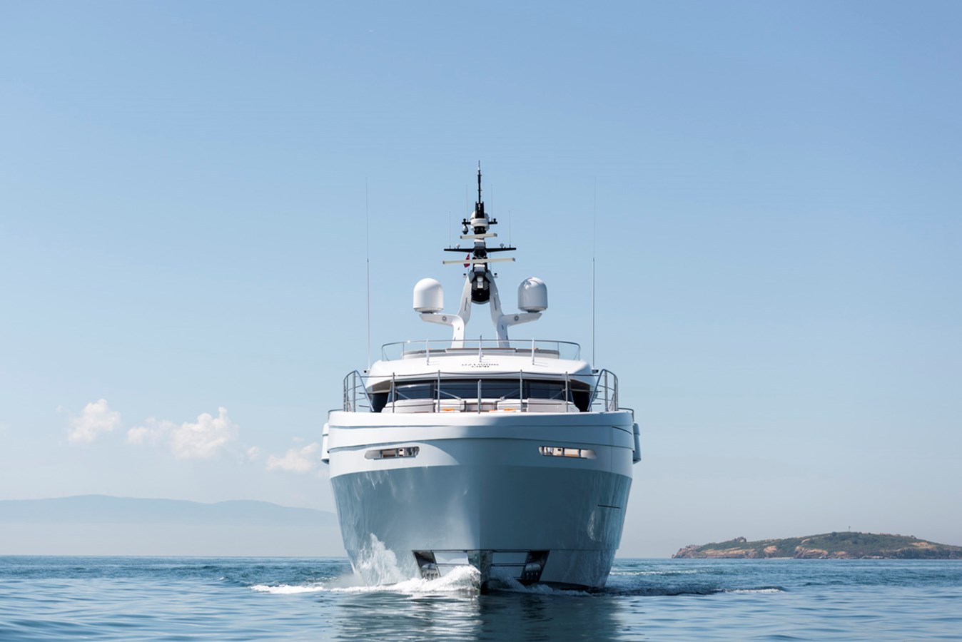Wider Motor Yacht STERN For Sale