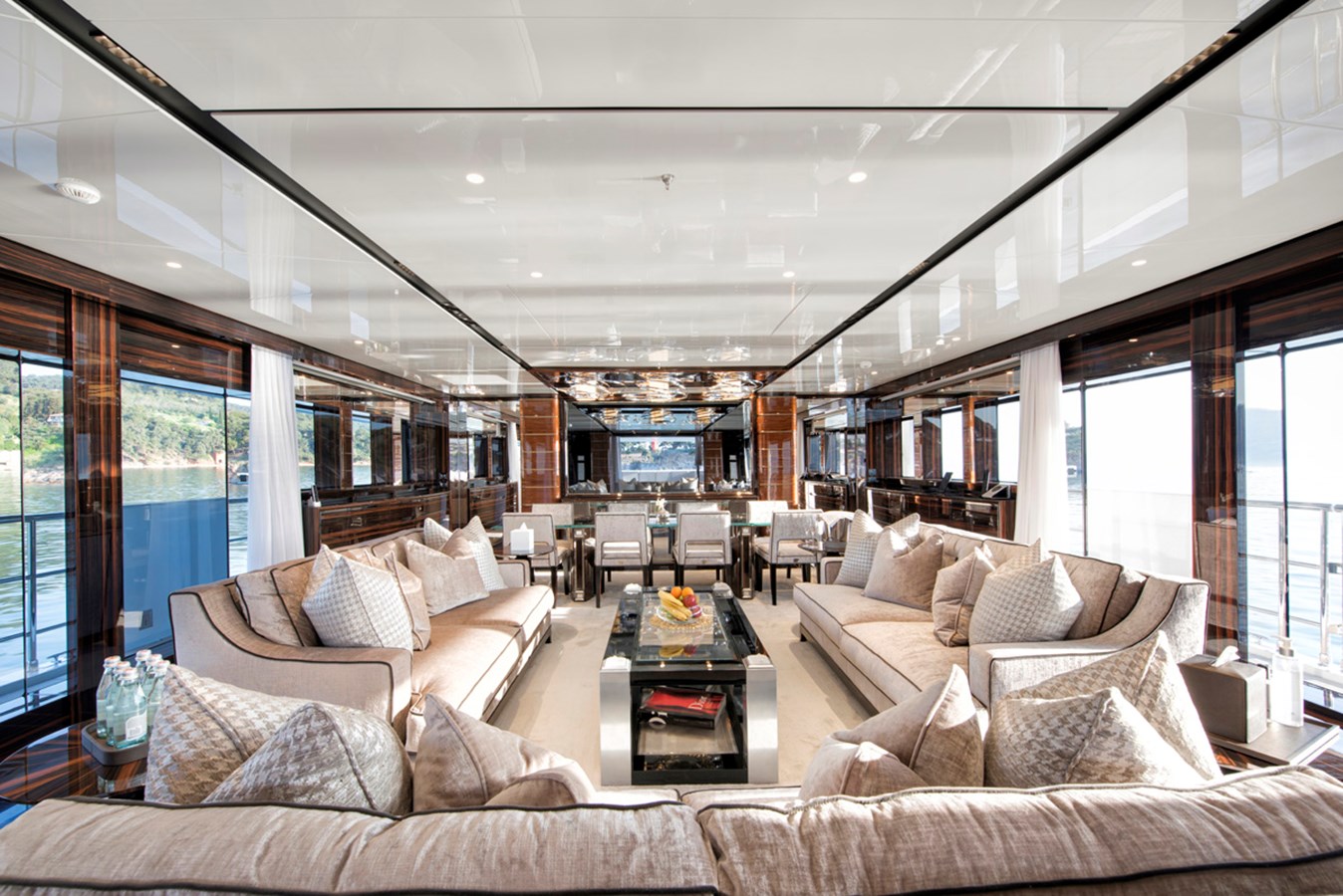 Wider Motor Yacht STERN For Sale