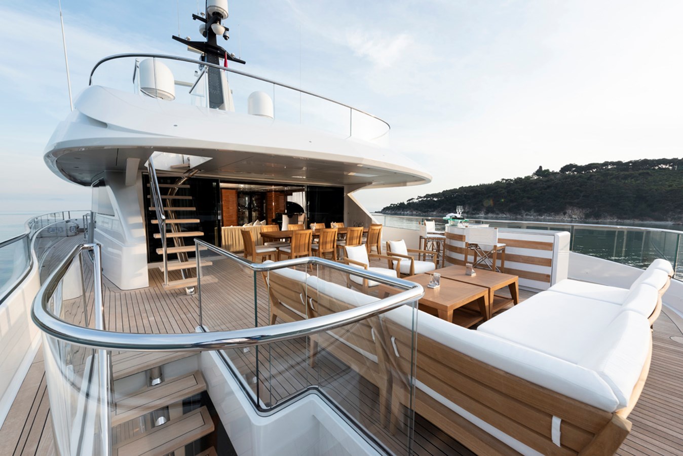 Wider Motor Yacht STERN For Sale