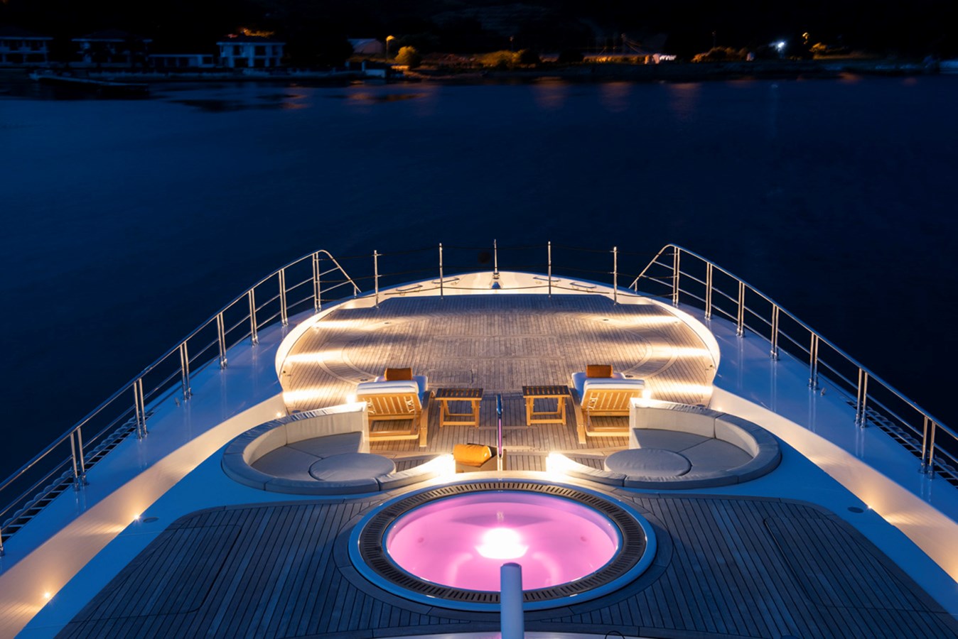 Wider Motor Yacht STERN For Sale