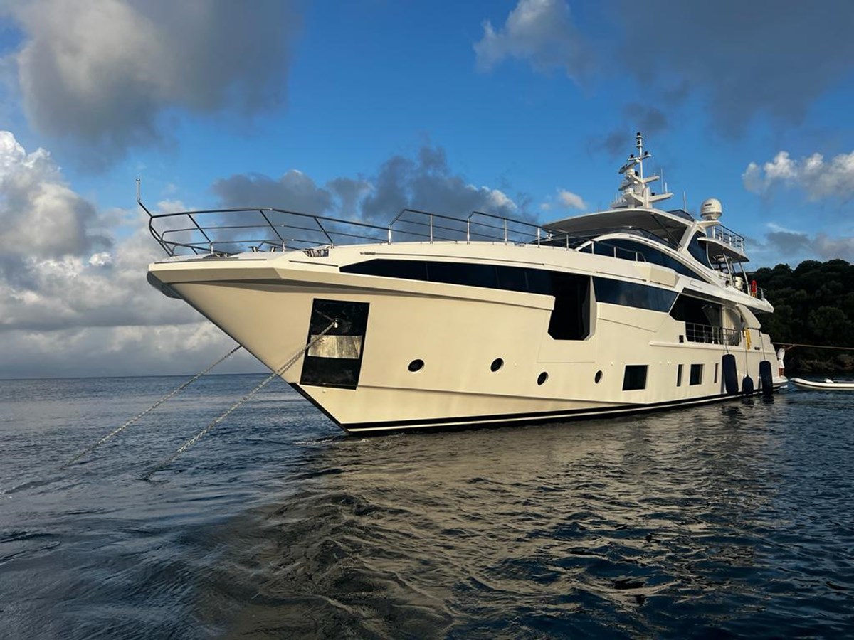 Azimut Yachts Motor Yacht LOVE T For Sale