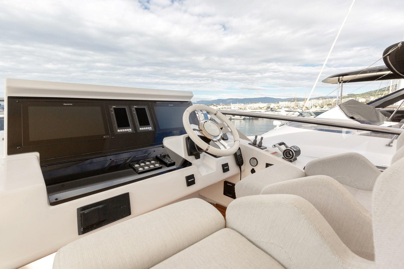 Azimut Yachts Motor Yacht Solstice For Sale