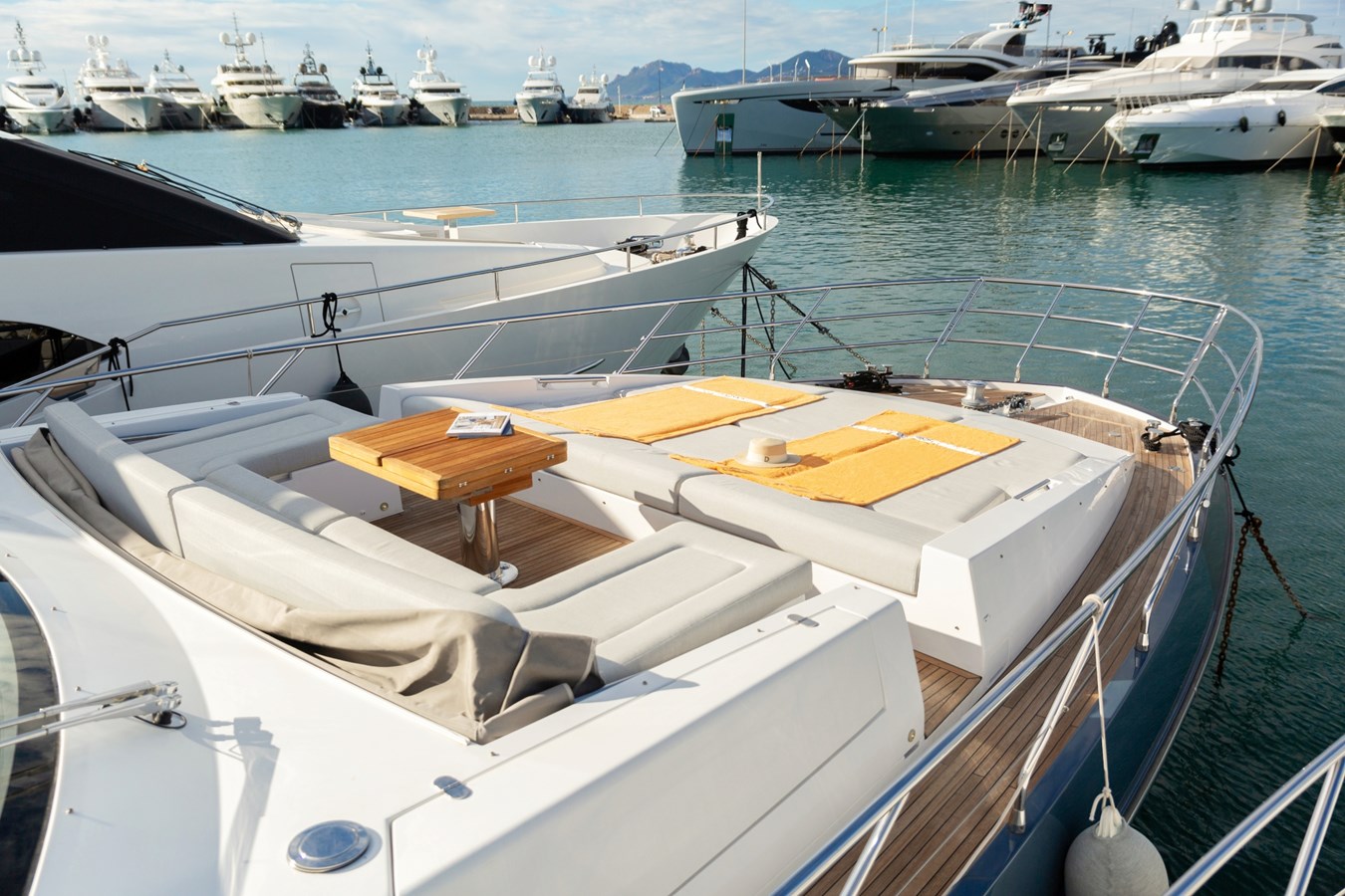 Azimut Yachts Motor Yacht Solstice For Sale