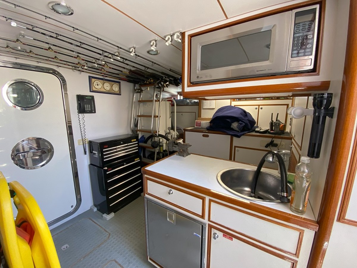 Offshore Yachts Motor Yacht Tempus Fugit II For Sale