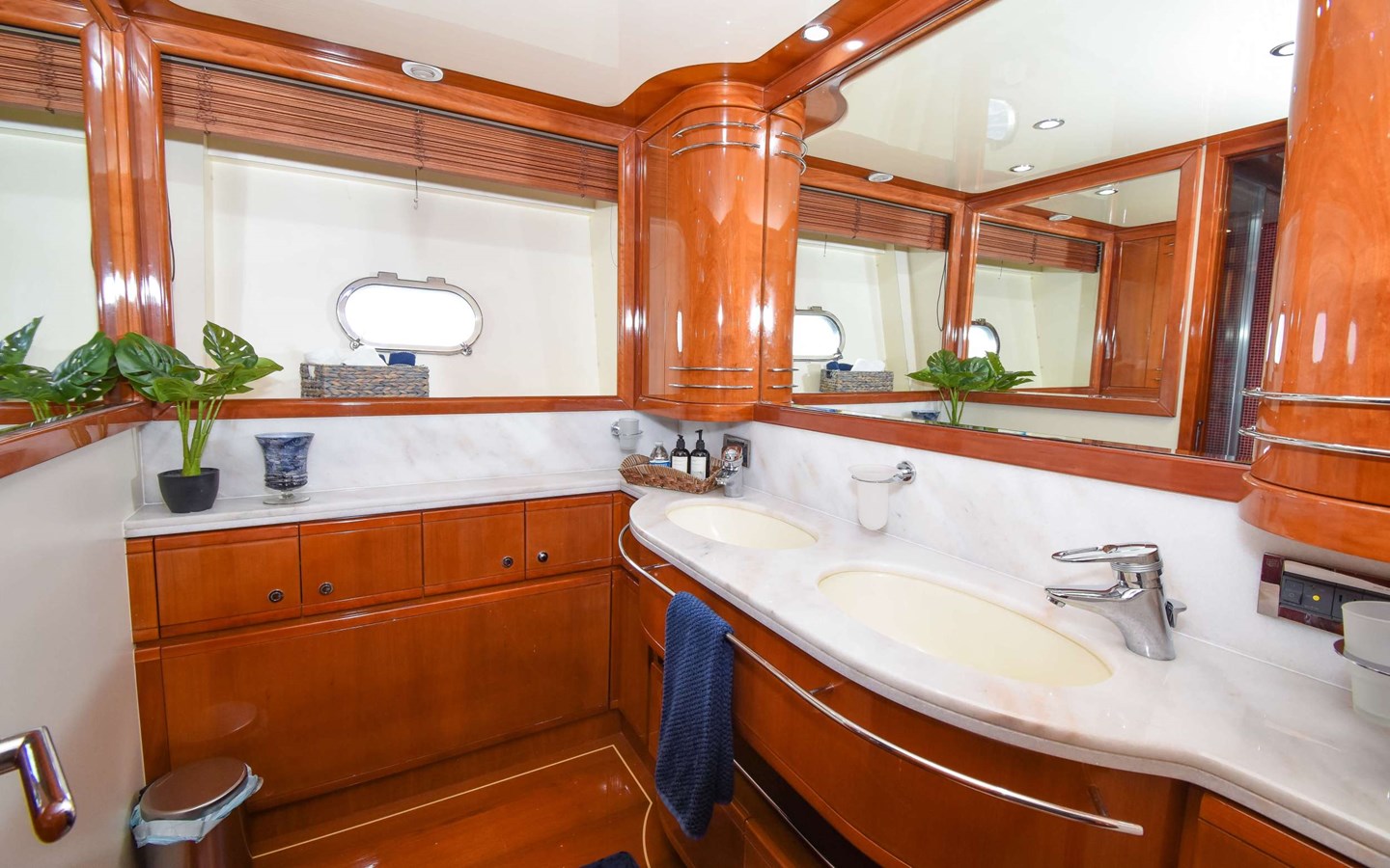 Ferretti Yachts Motor Yacht FER88117B606 For Sale