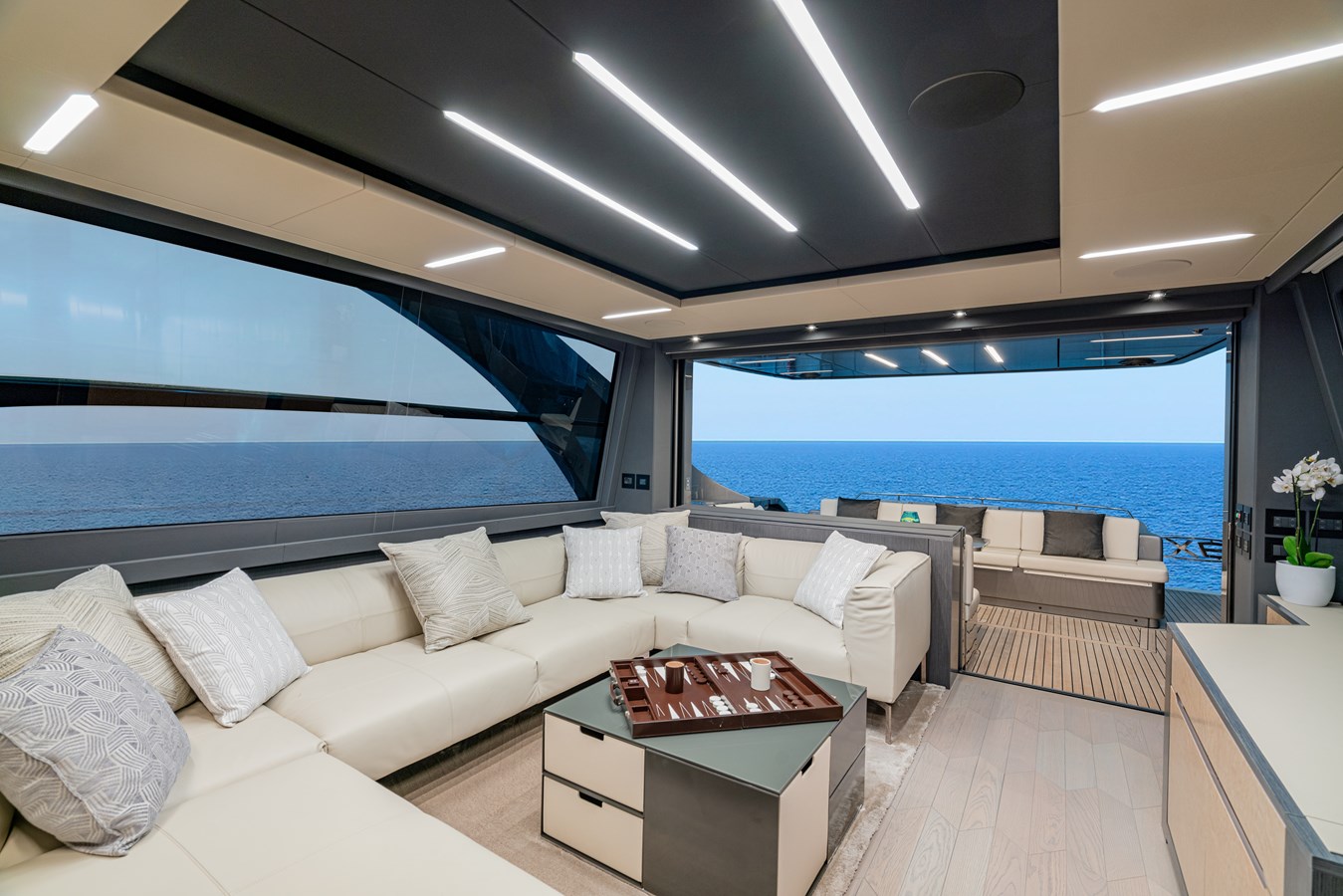 Pershing Motor Yacht SILVER BULLET For Sale