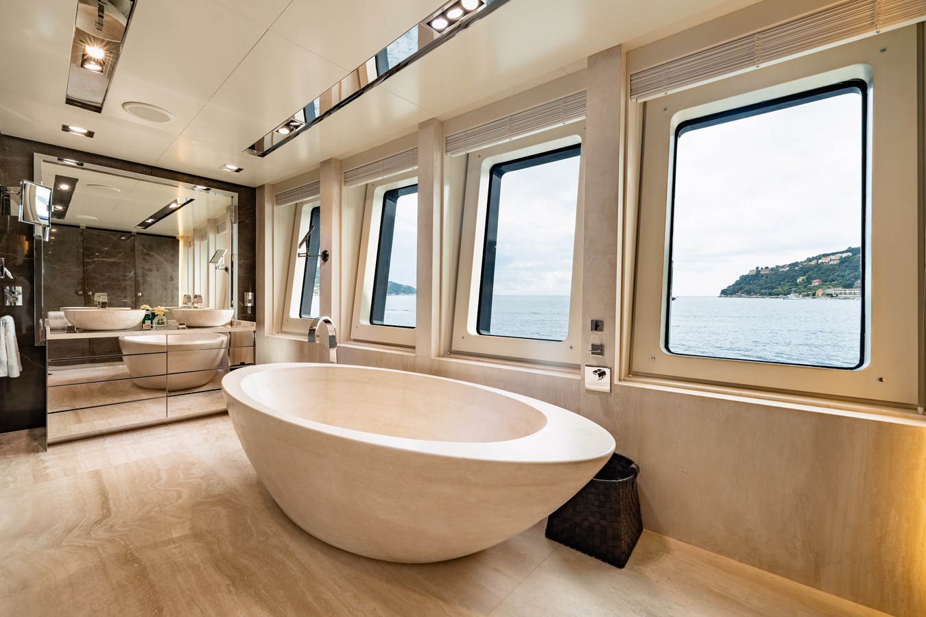 Icon Yachts Motor Yacht LOON For Sale