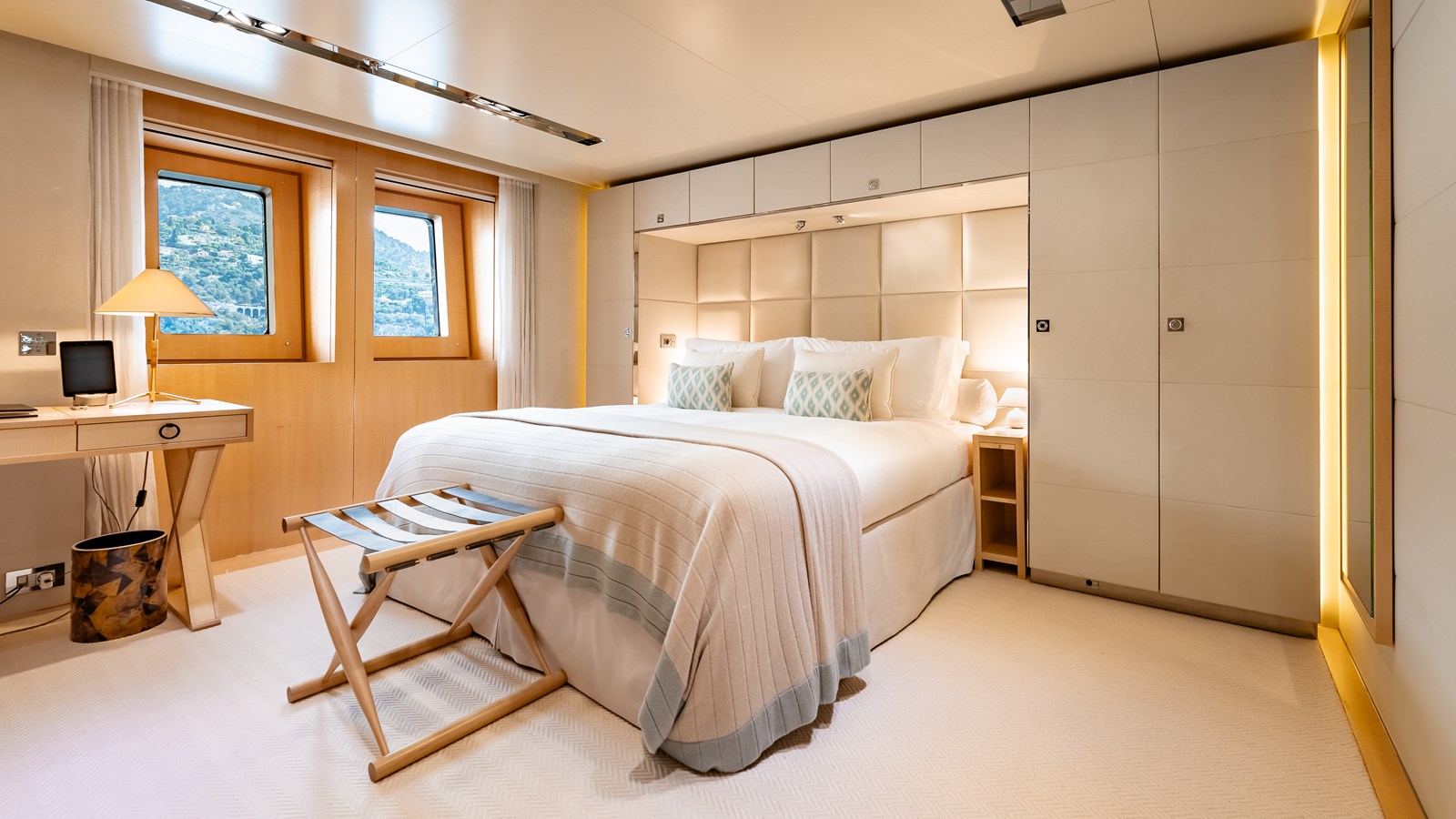 Icon Yachts Motor Yacht LOON For Sale