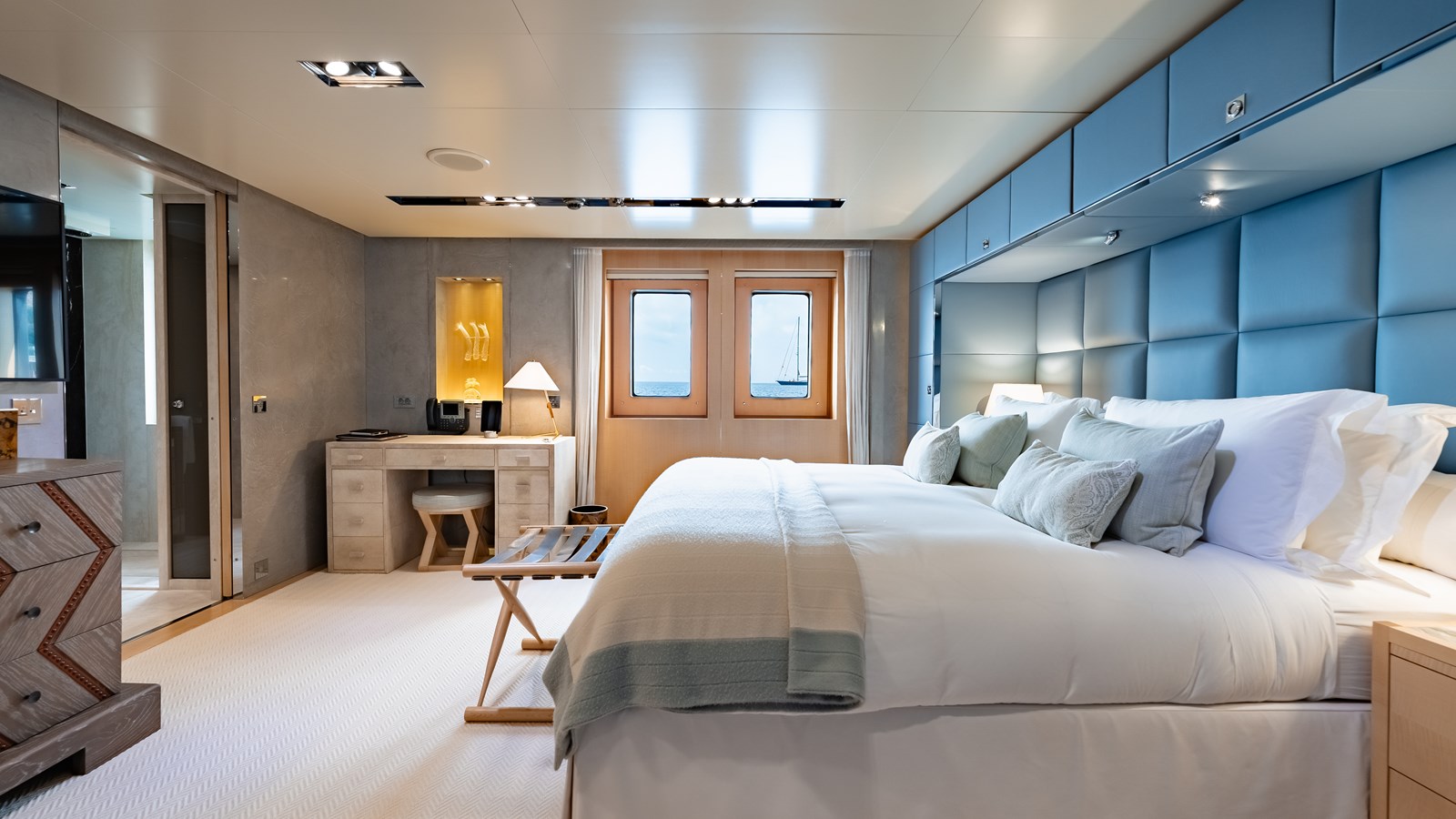 Icon Yachts Motor Yacht LOON For Sale