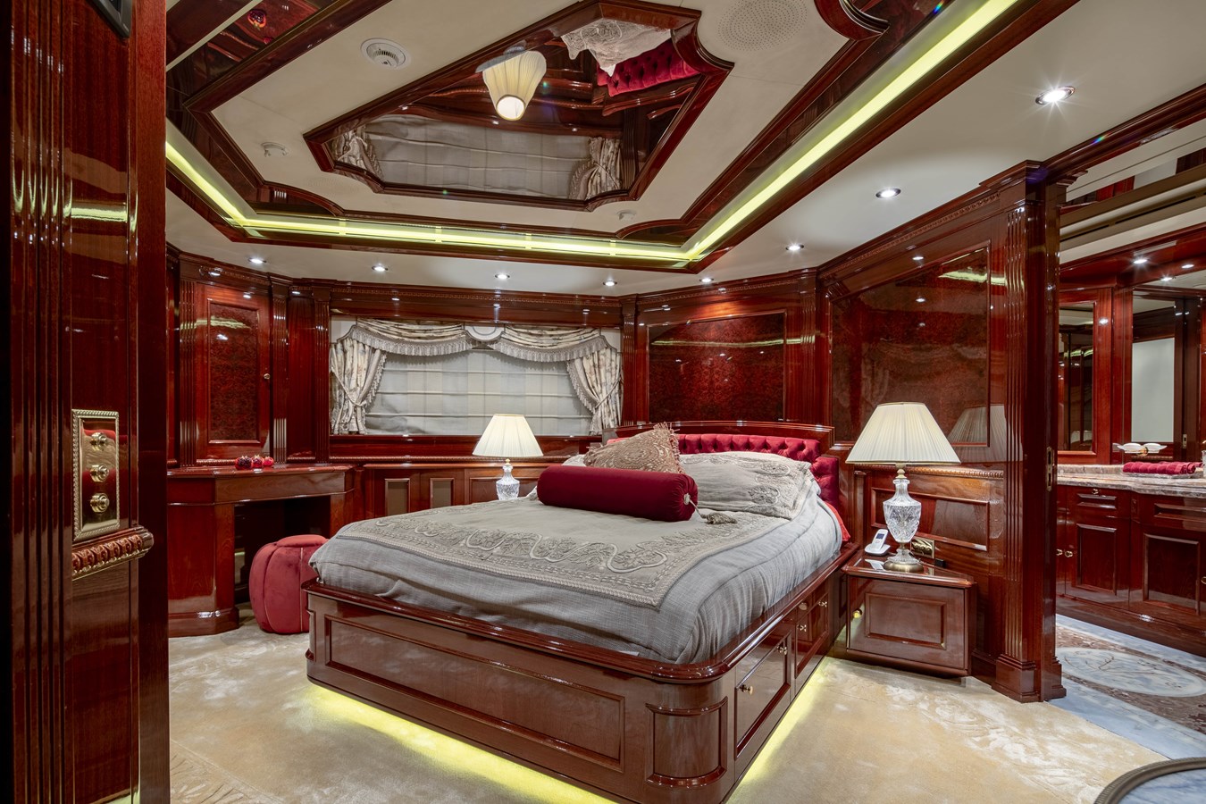 Crn Motor Yacht RICHAR For Sale