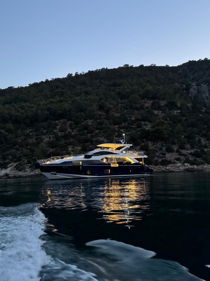 Azimut Yachts Motor Yacht BETTY For Sale