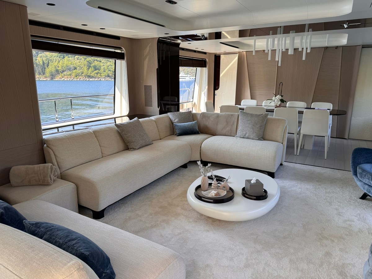 Azimut Yachts Motor Yacht BETTY For Sale