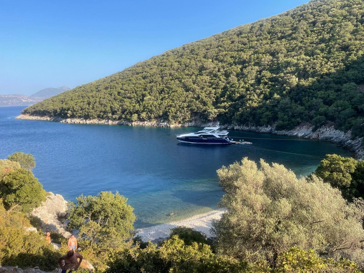 Azimut Yachts Motor Yacht BETTY For Sale