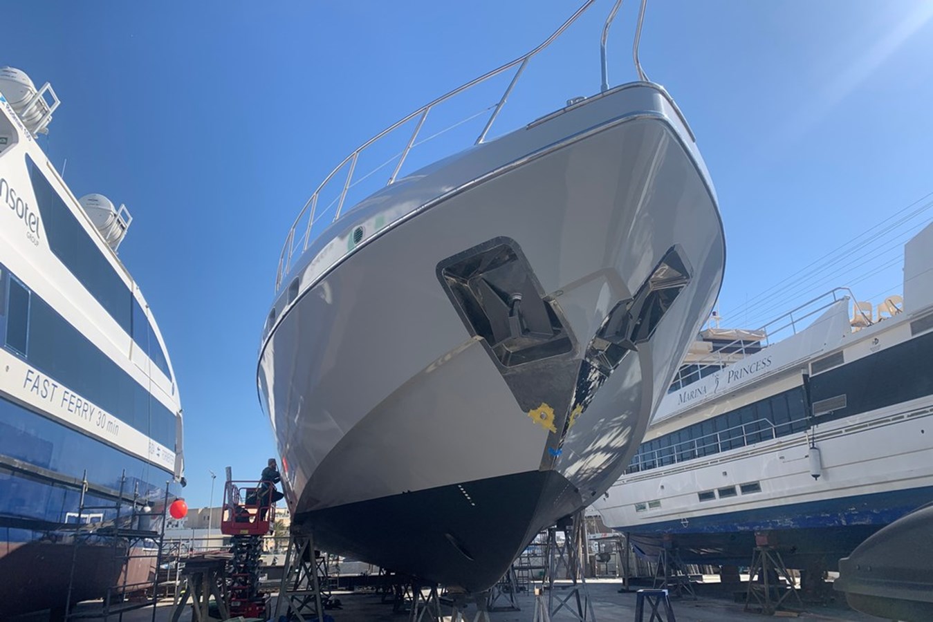 Mangusta Motor Yacht MANGUSTA 92 For Sale