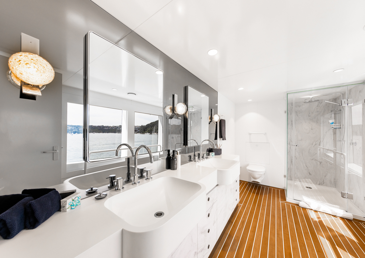 Oceanfast Motor Yacht EVOLUTION For Sale