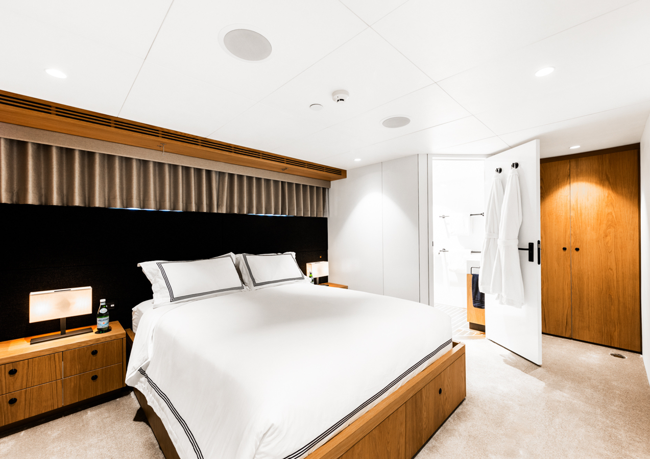 Oceanfast Motor Yacht EVOLUTION For Sale