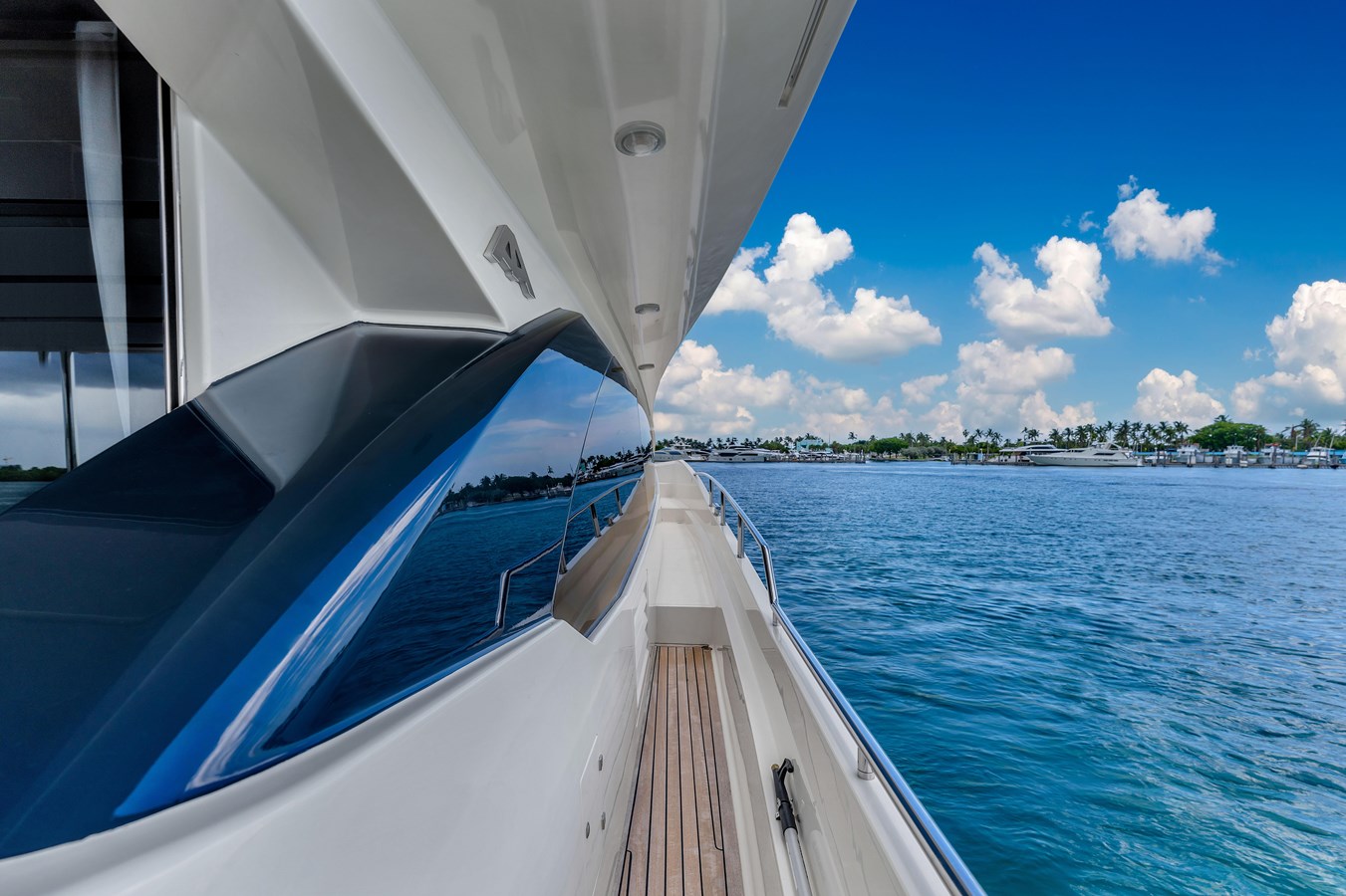Astilleros Astondoa Motor Yacht GREYT ESCAPE For Sale