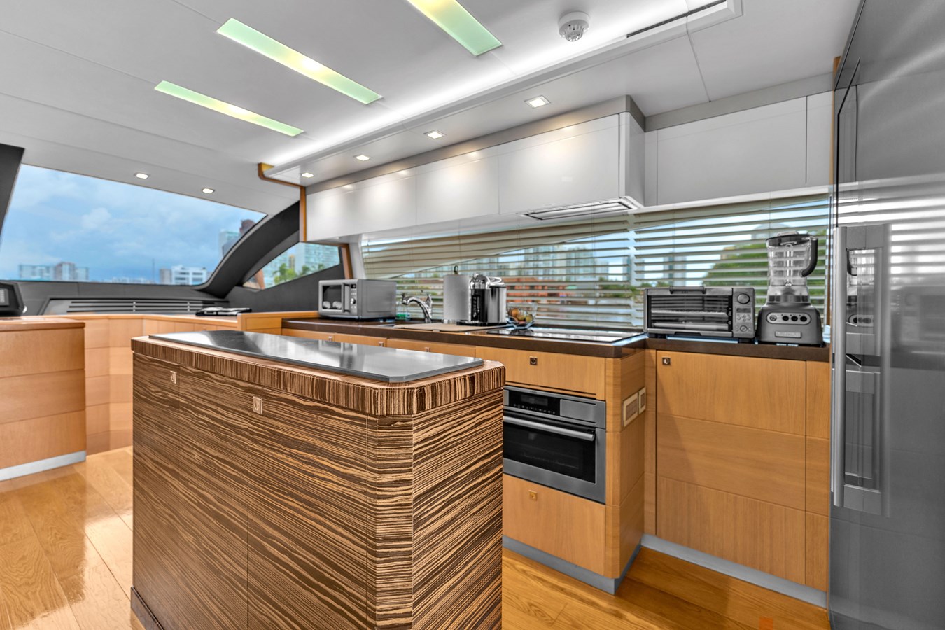 Astilleros Astondoa Motor Yacht GREYT ESCAPE For Sale