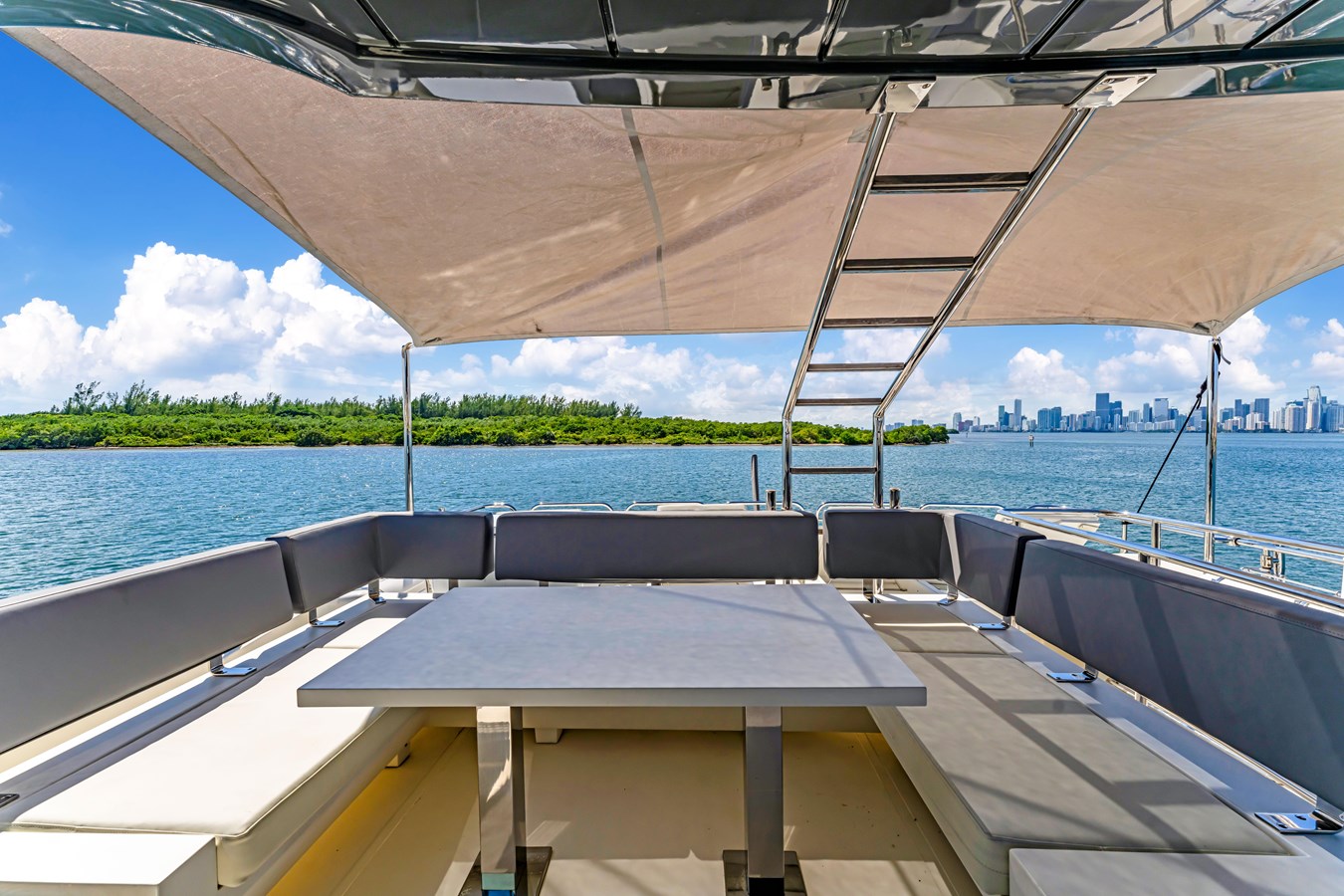 Astilleros Astondoa Motor Yacht Seaduction For Sale