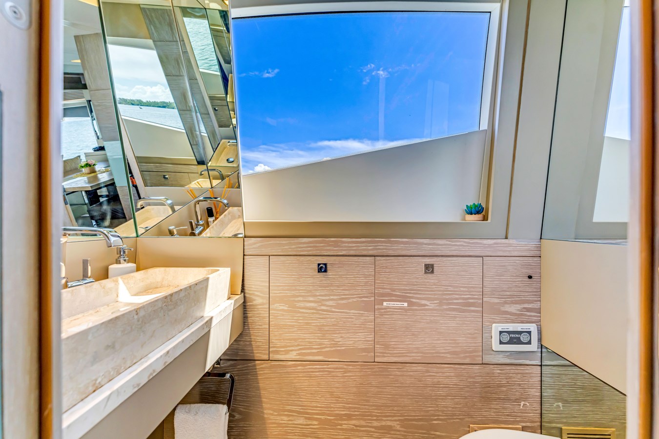 Astilleros Astondoa Motor Yacht Seaduction For Sale