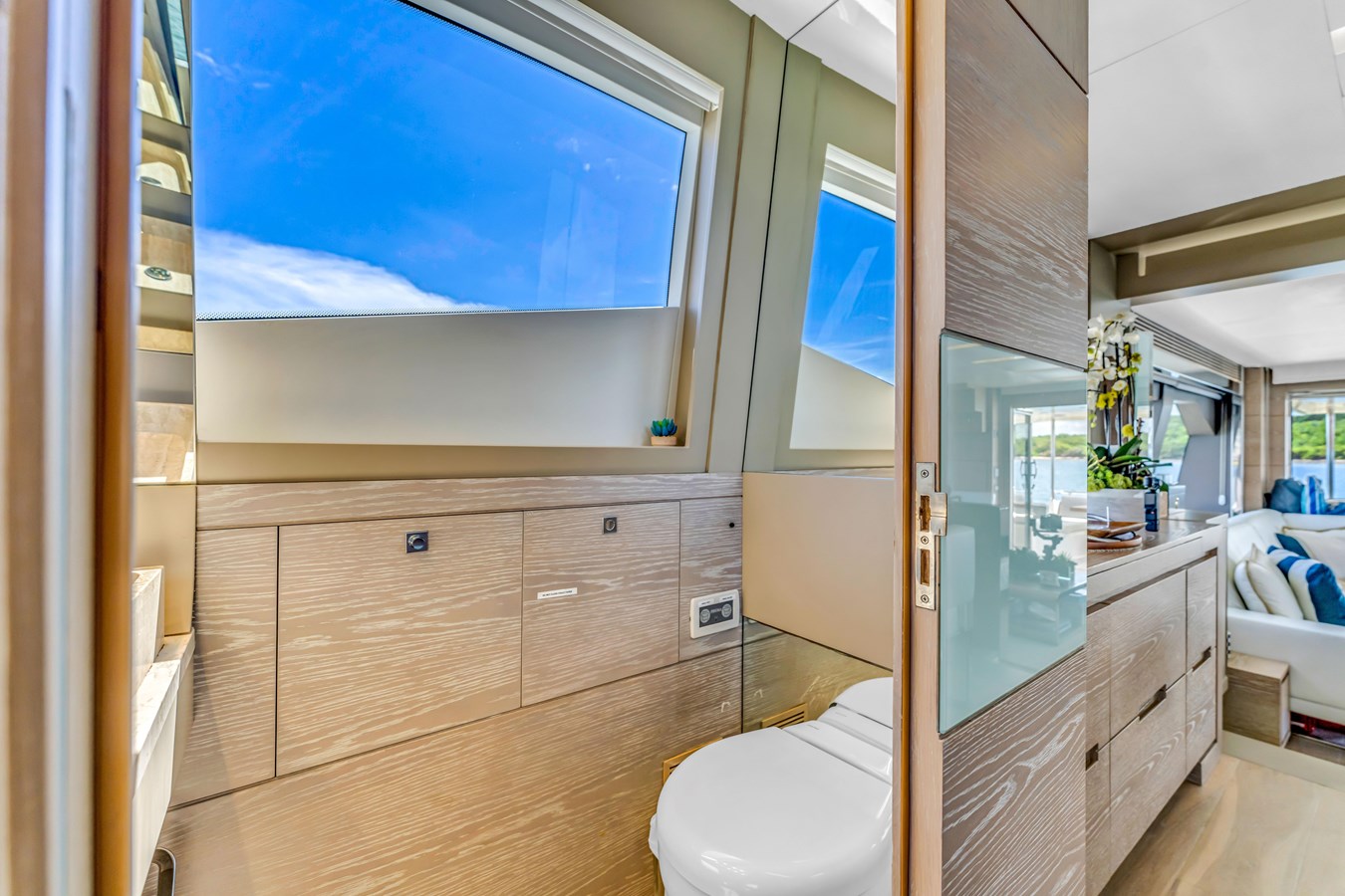 Astilleros Astondoa Motor Yacht Seaduction For Sale