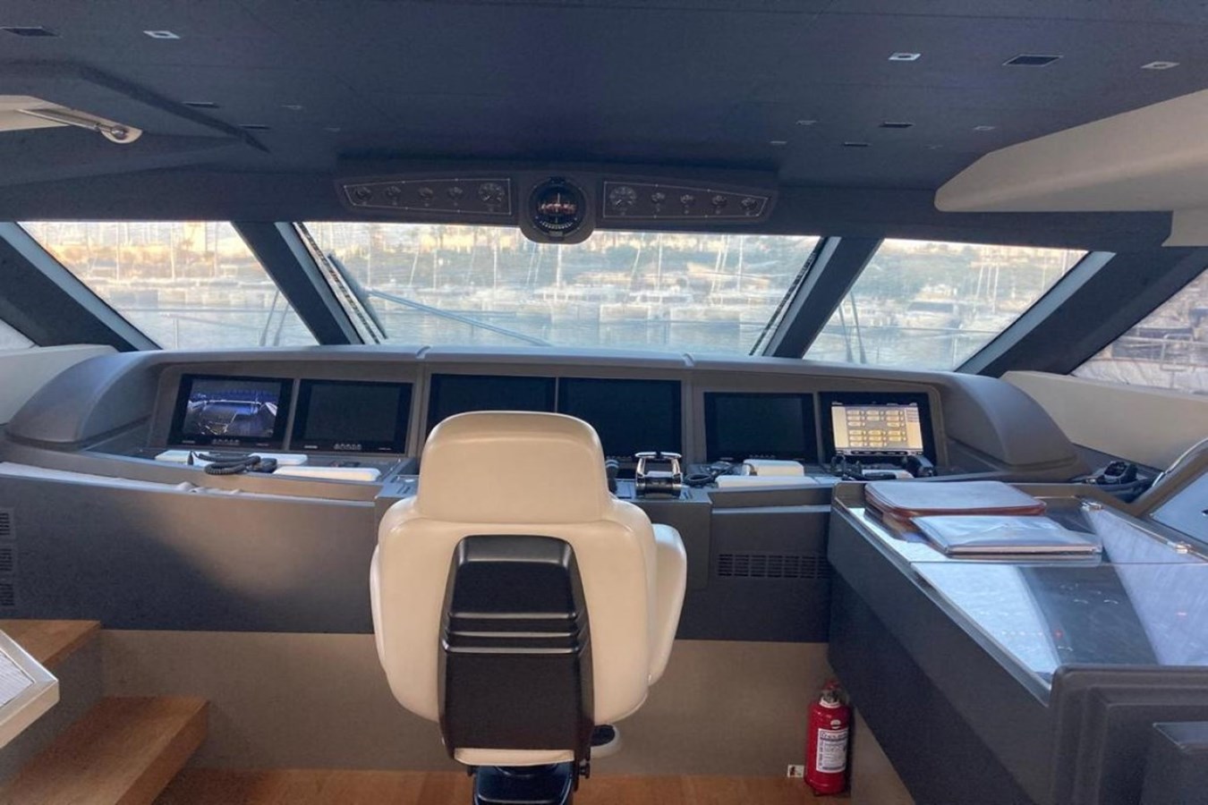 Custom Line Motor Yacht HAPPY 2 For Sale