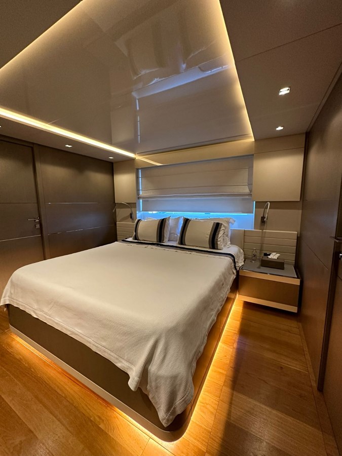 Custom Line Motor Yacht HAPPY 2 For Sale