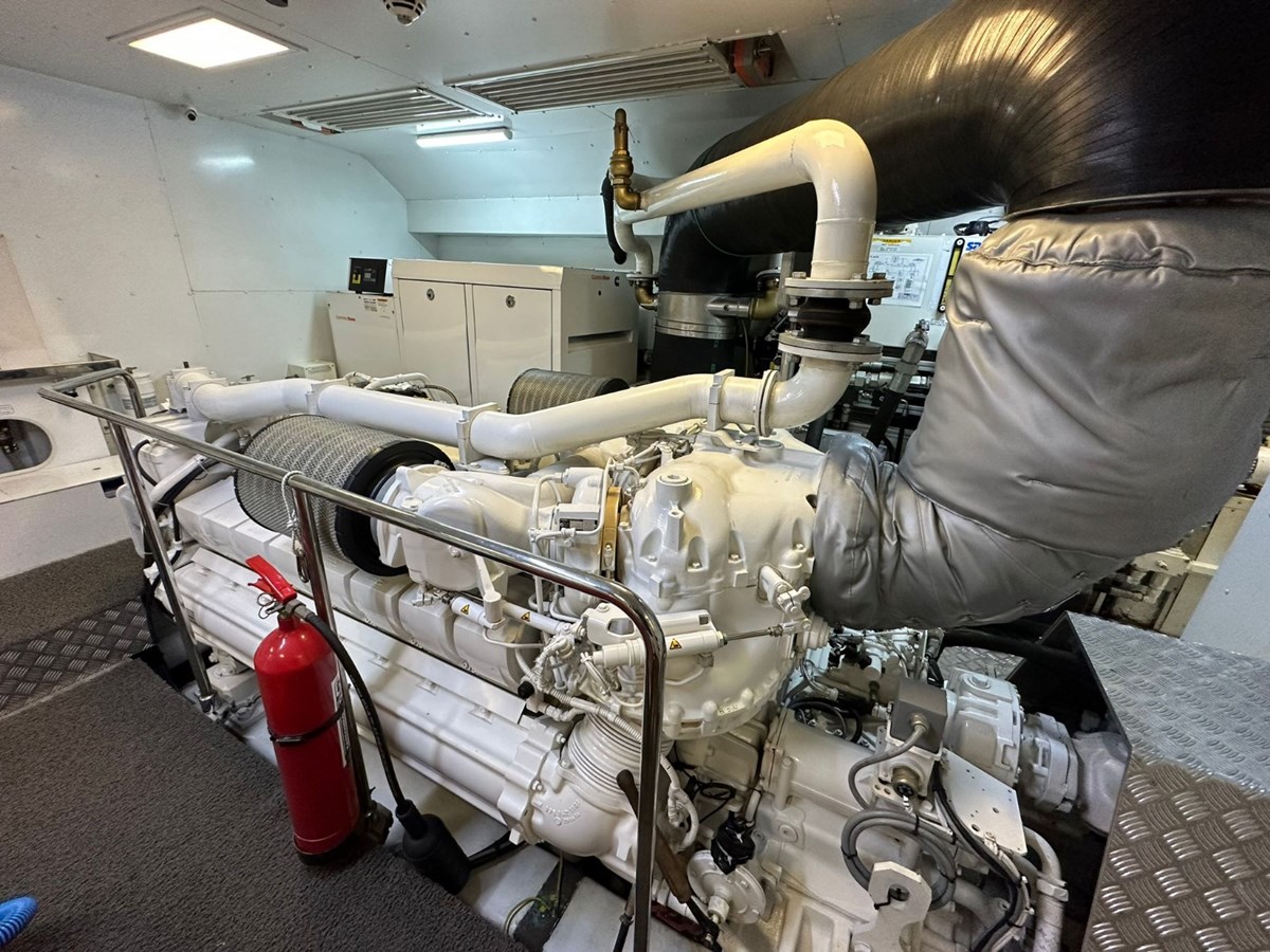 Custom Line Motor Yacht HAPPY 2 For Sale