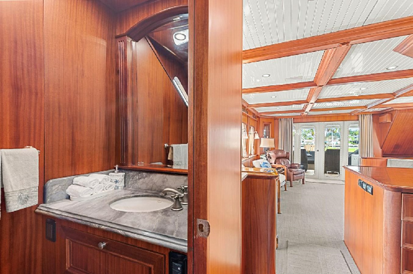 Paragon Motor Yachts Motor Yacht SEAS TO SEE For Sale